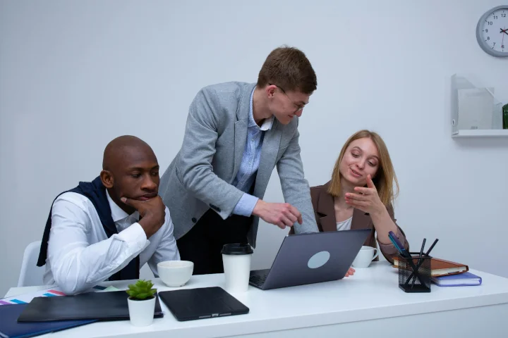 Gestione del personale - team al lavoro